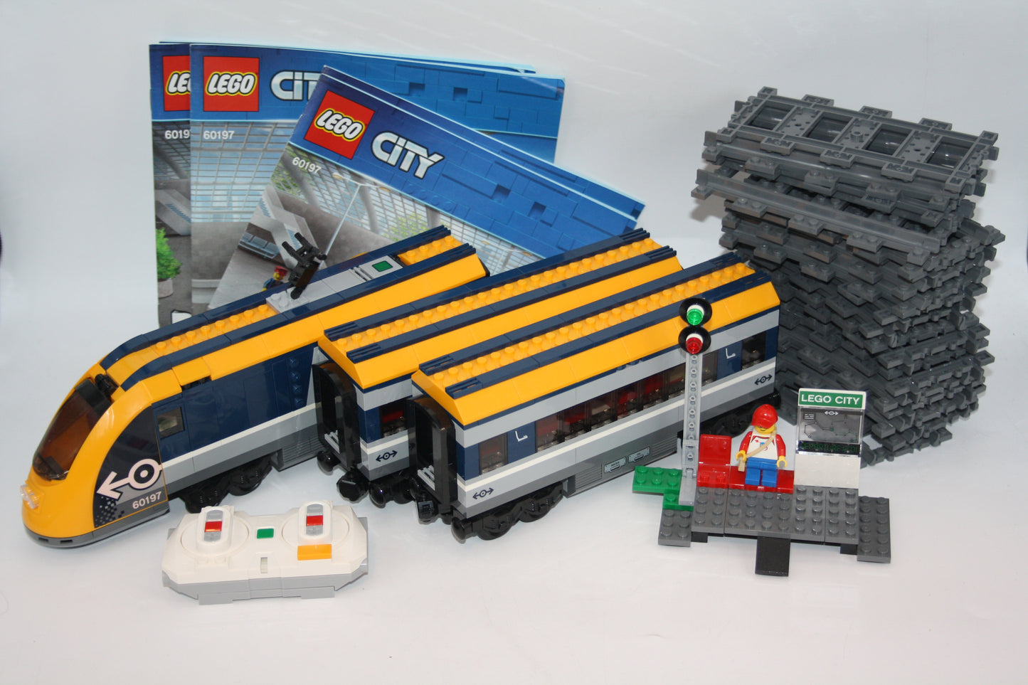 LEGO® City/Eisenbahn Set - 60197 Personenzug - Waggon/Wagon - inkl. BA