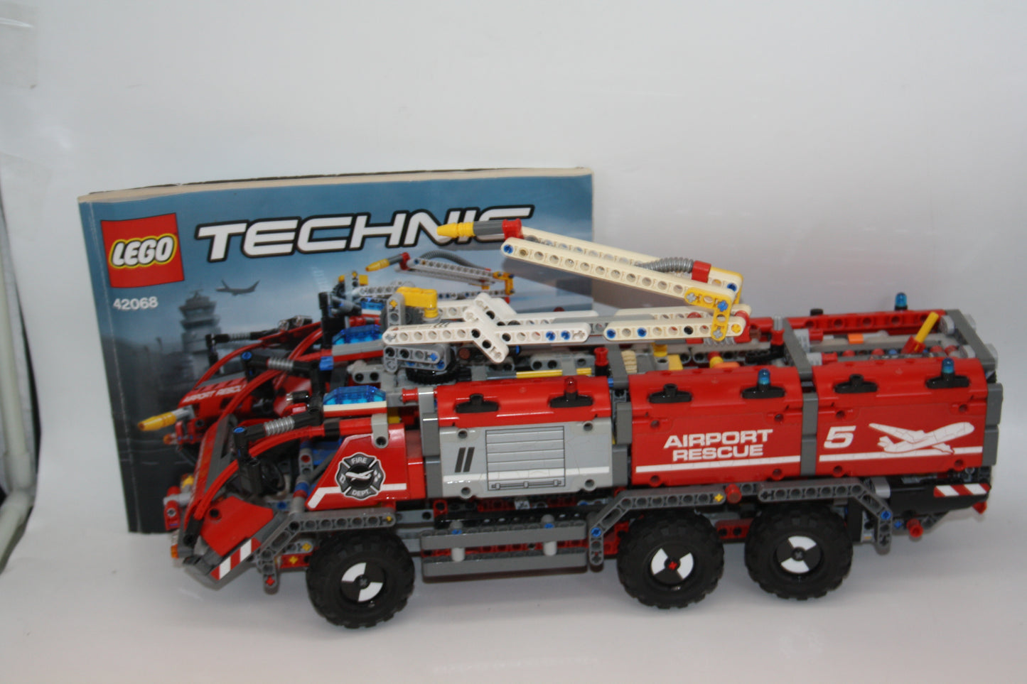 LEGO® - Technic Set - 42068 Flughafen-Löschfahrzeug - inkl. BA & OVP