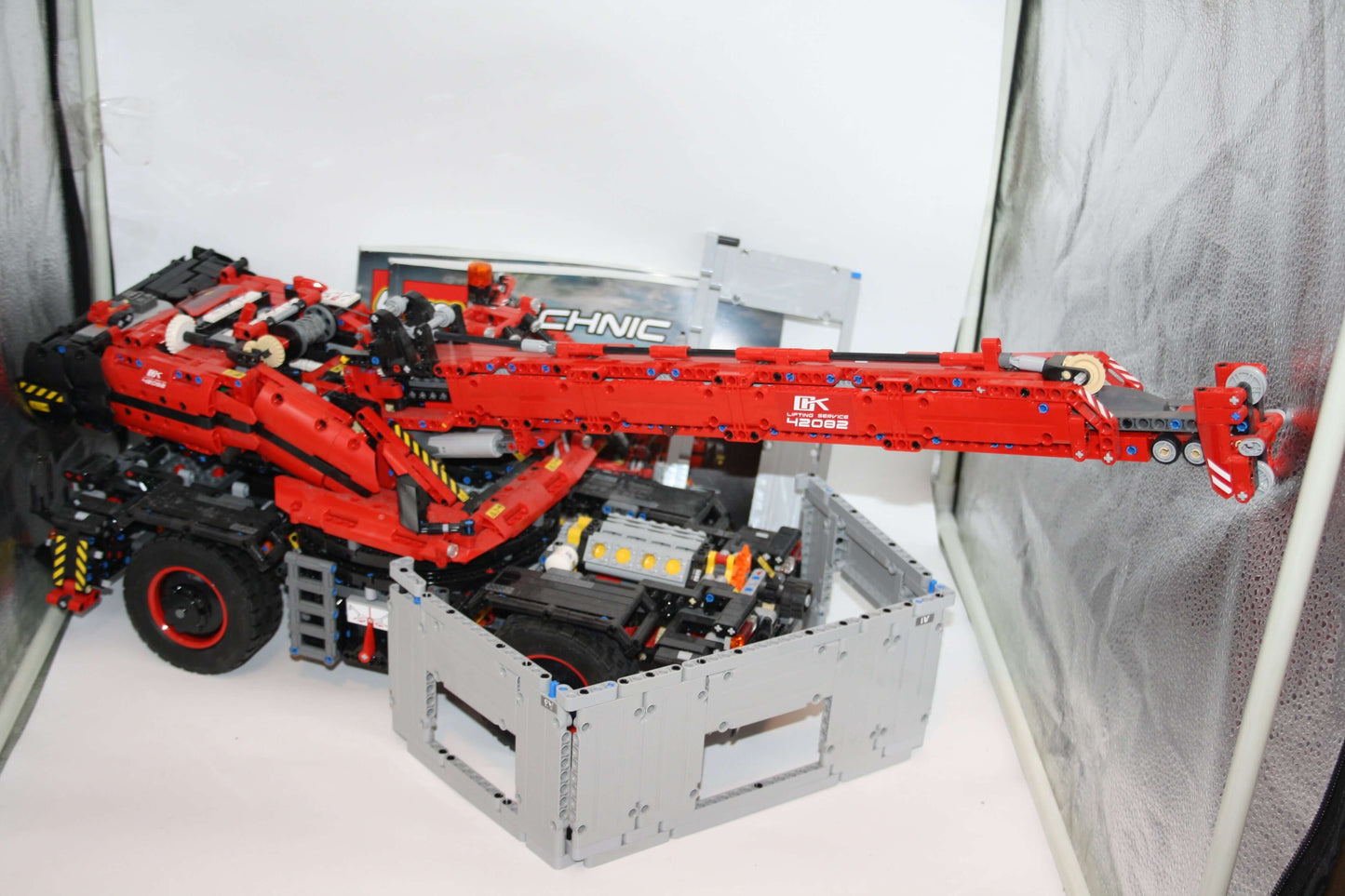 LEGO® - Technic Set - 42082 Geländegängiger Kranwagen - inkl. BA