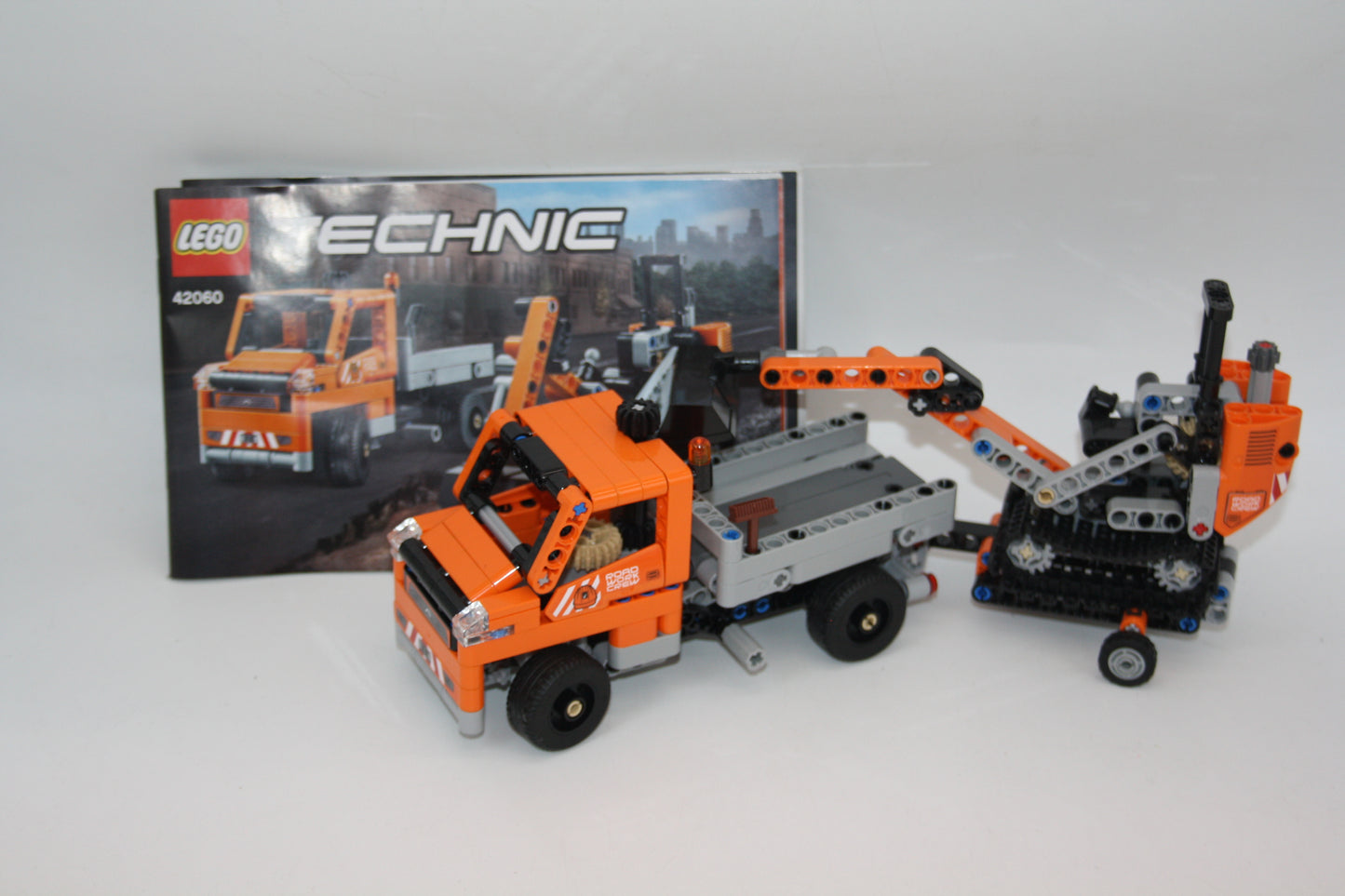 LEGO® - Technic Set - 42060 Straßenbau-Fahrzeuge - inkl. BA