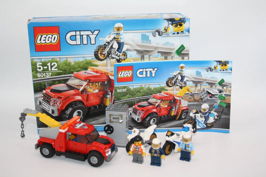 LEGO® - City - Set 60137 Abschleppwagen auf Abwegen - inkl. BA & OVP