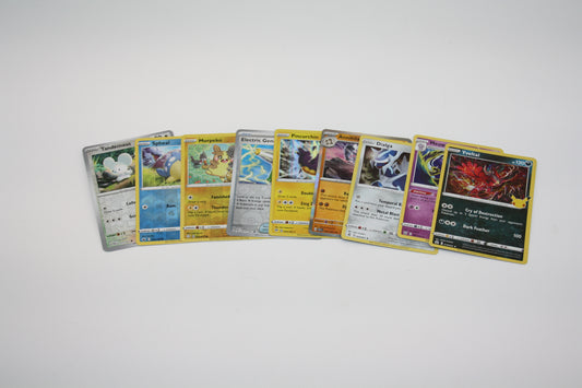 Pokémon - Mystery Pack - 10 Holo & Reverse Karten - Englisch