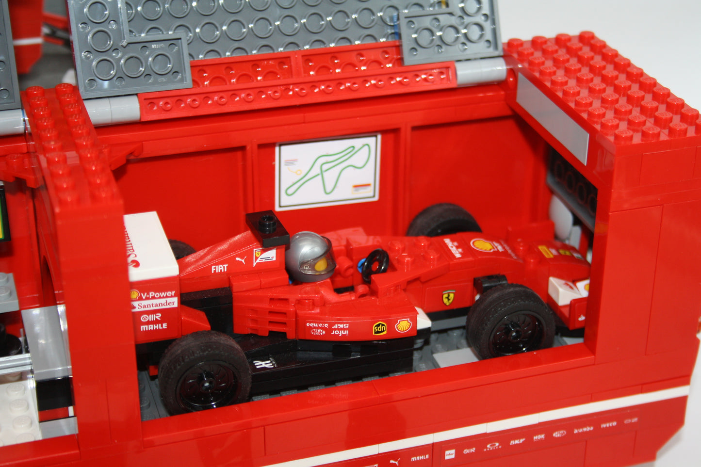 LEGO® Speed Champions - Set 75913 F14 T & Scuderia Ferrari Truck + BA