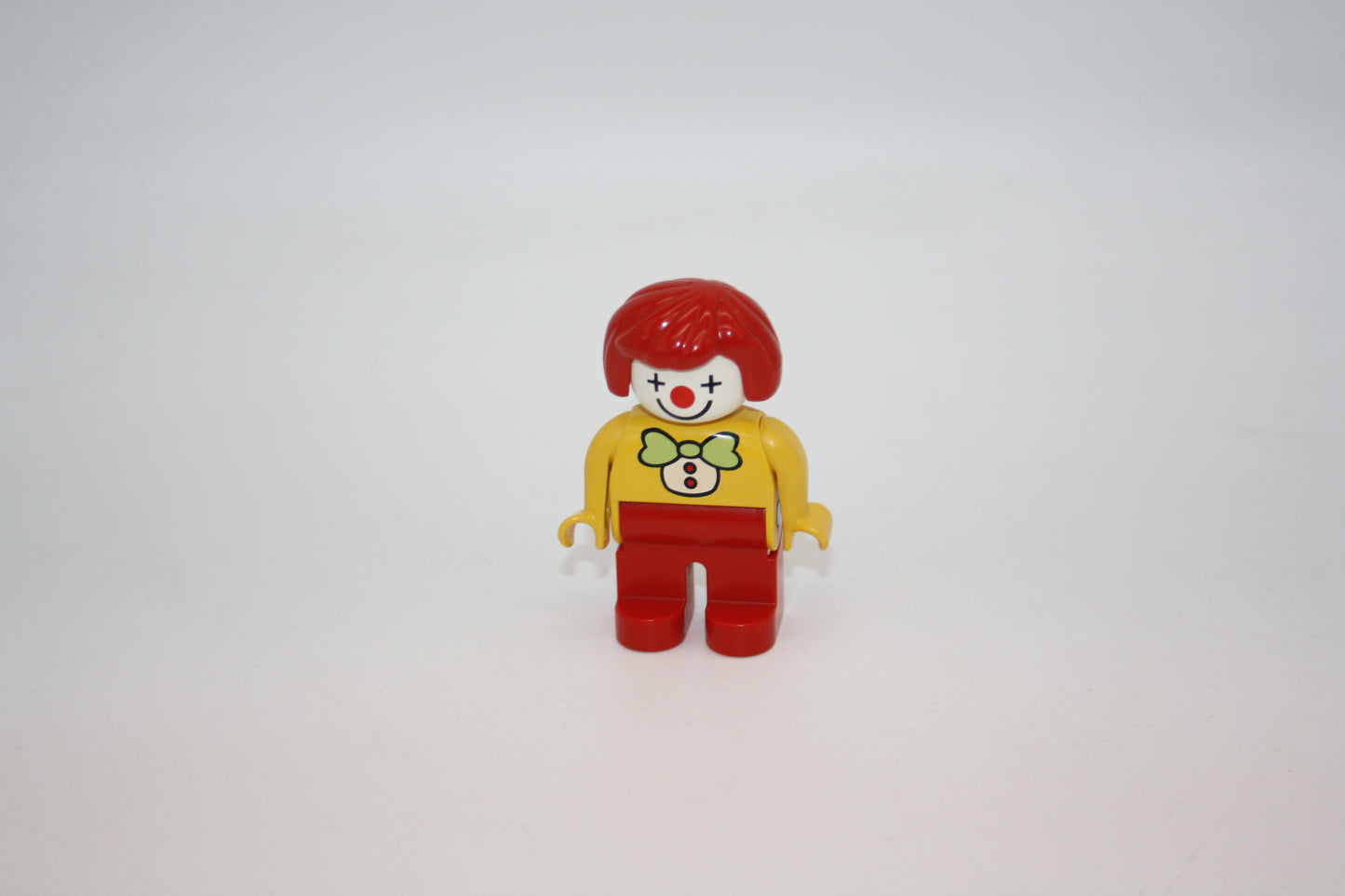 Duplo - Zirkus Clown Frau alt - rote Hose/gelbes Oberteil mit grüner Schleife - Frau - Figur