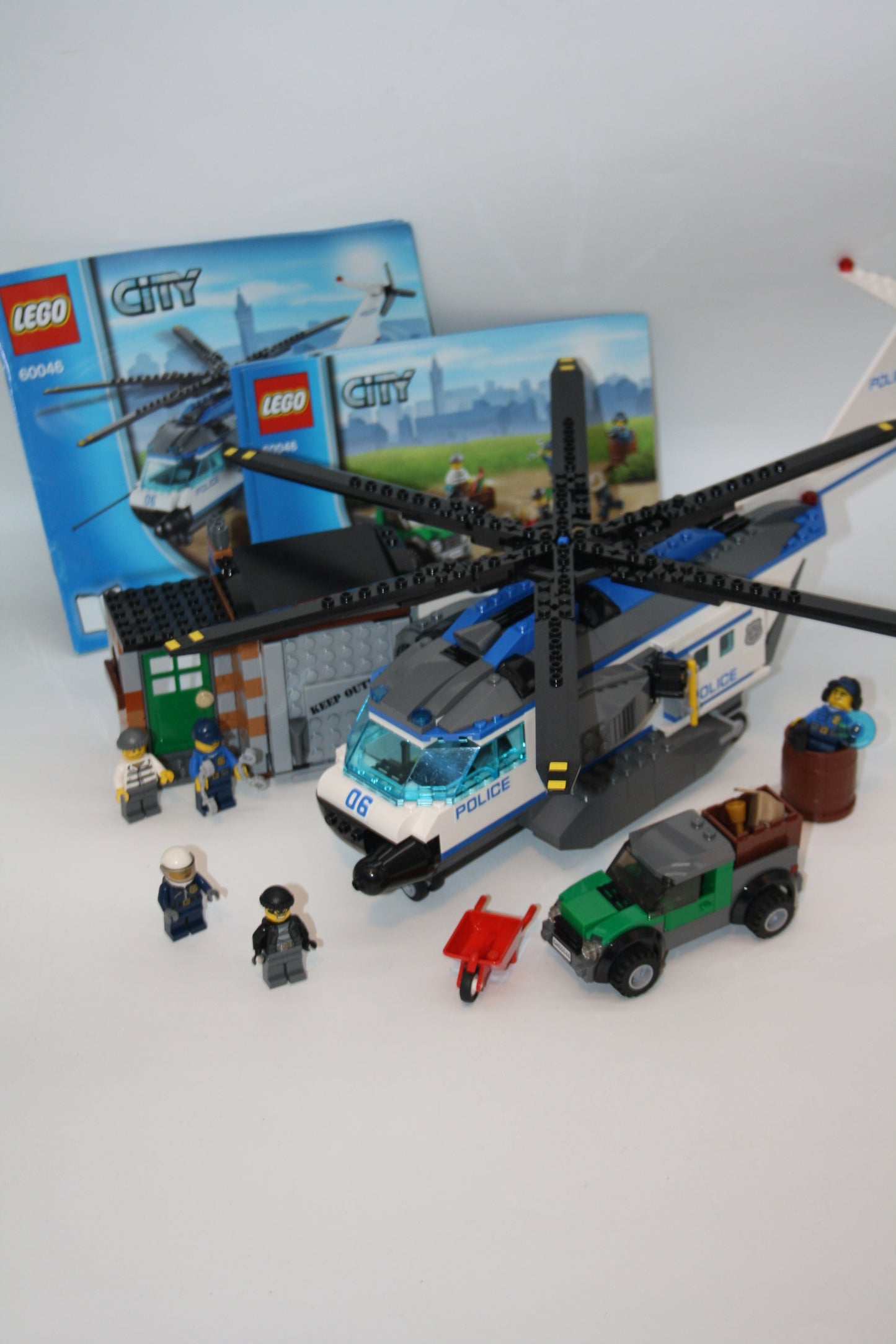 LEGO® - City Set - 60046 Verfolgung mit dem Polizei-Hubschrauber - inkl. BA