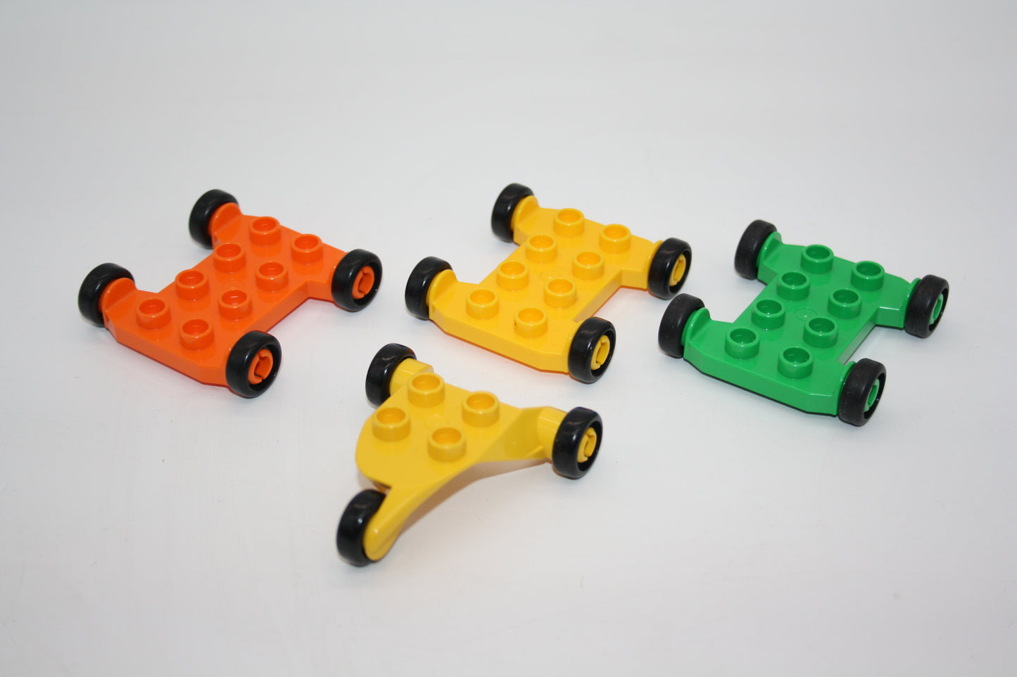 Duplo - kleine Fahrwerke - vers. Farben