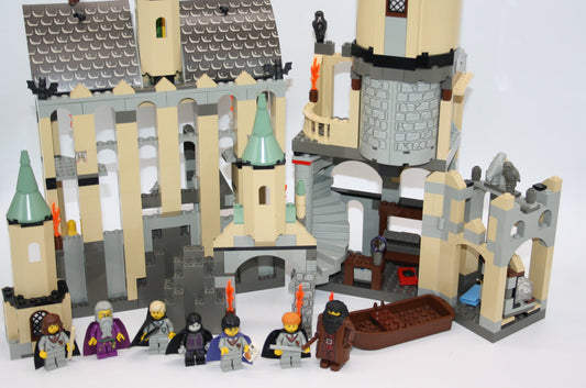 LEGO® - Harry Potter Set - 4709 Hogwarts Schloss - inkl. schlecht erhaltener BA